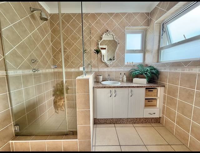 6 BEDROOM HOUSE FOR SALE IN MARINA MARTINIQUE